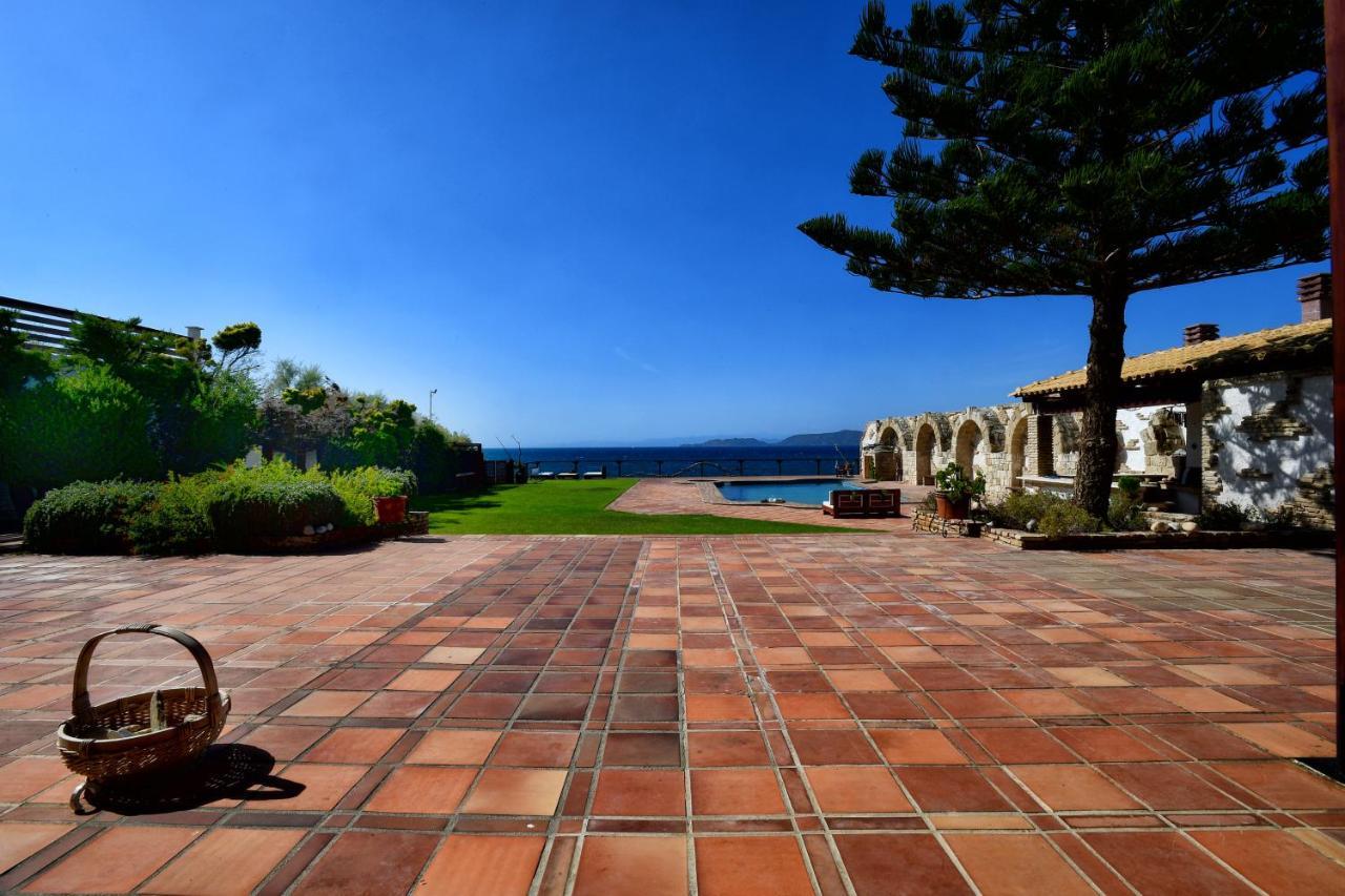 Villa Luxurious By The Sea *