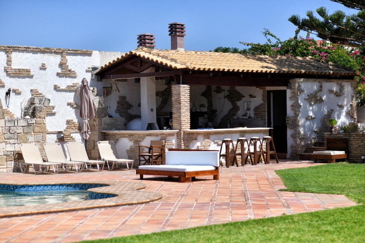 Luxurious By The Sea Villa